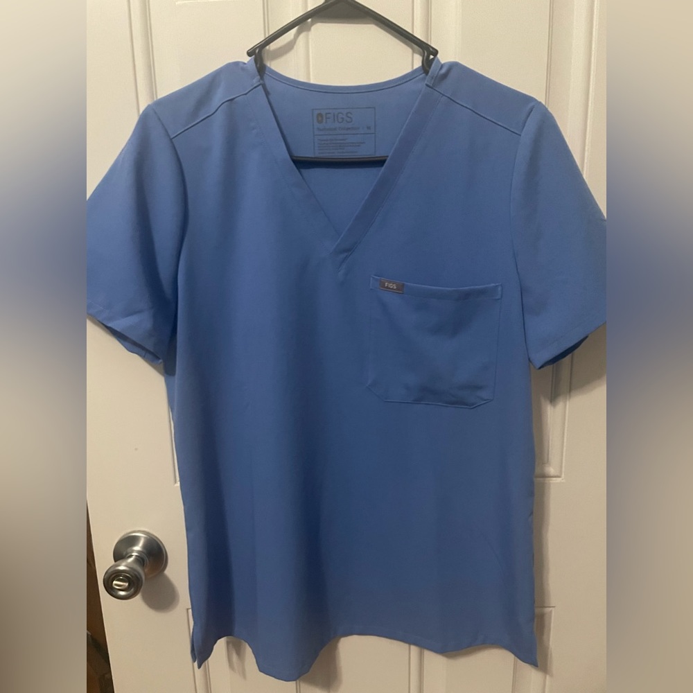 FIGS one pocket scrub top - women’s Medium, blue